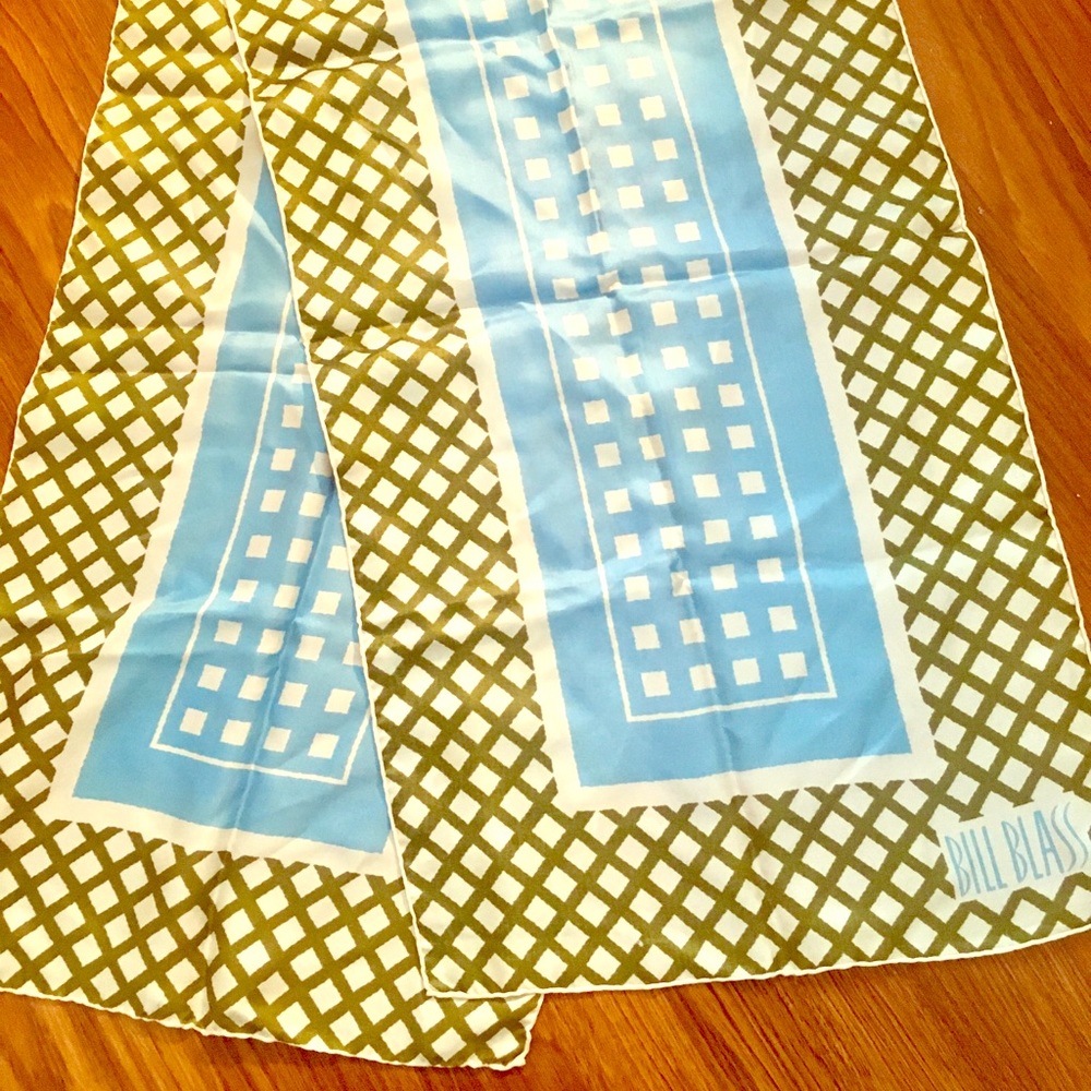 Bill Blass rectangular vintage silk Scarf 👌